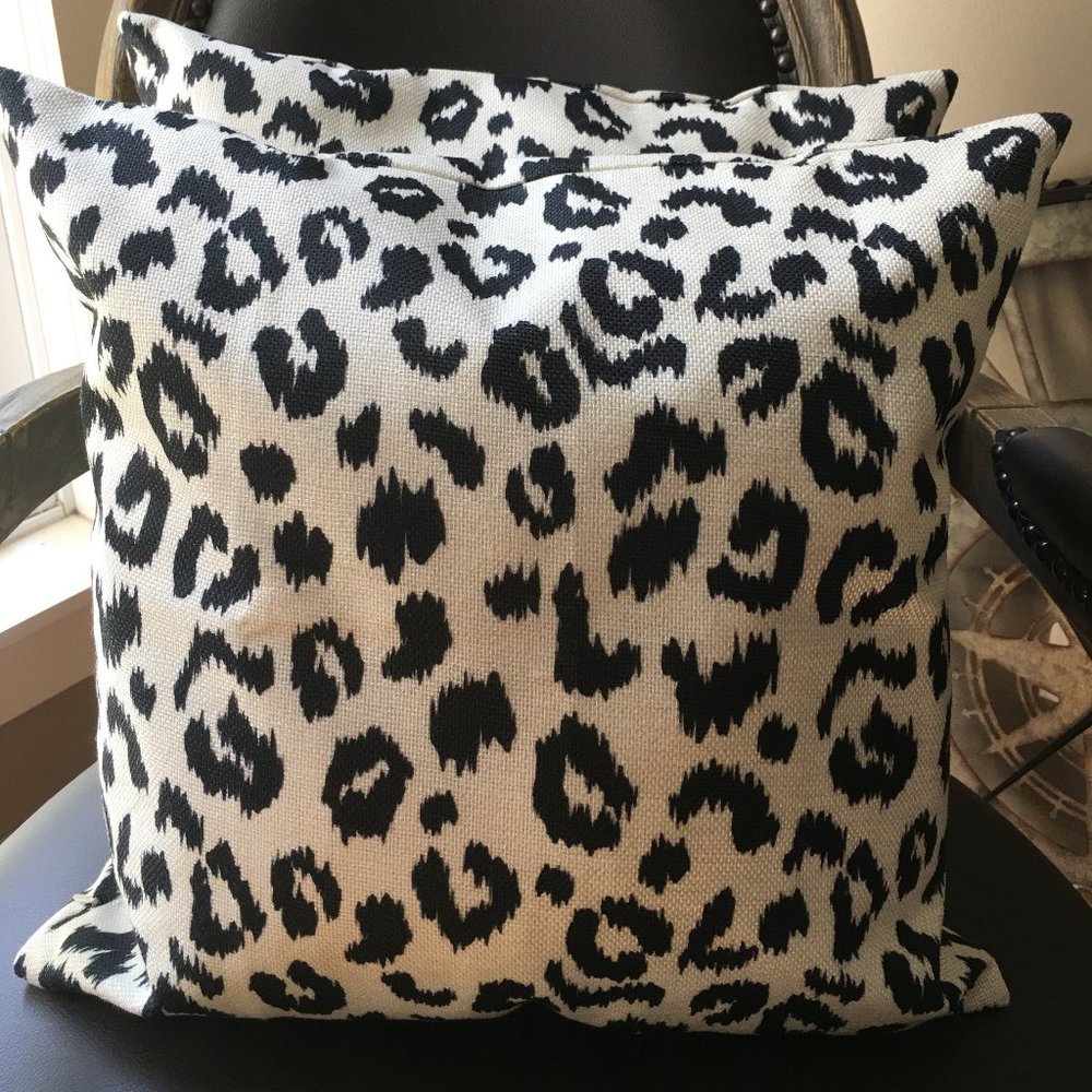 ONLY 2 LEFT! LEOPARD PRINT THROW PILLOW 18" X 18" - Picture 4 of 6
